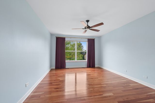 9012 Buckingham Park Drive, Des Plaines, IL 60016