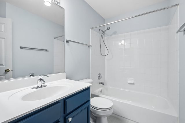 9012 Buckingham Park Drive, Des Plaines, IL 60016