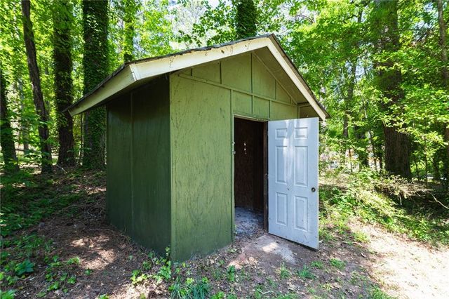 2160 Leslie Brook Drive, Decatur, GA 30035