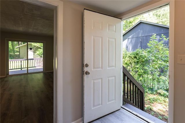 2160 Leslie Brook Drive, Decatur, GA 30035