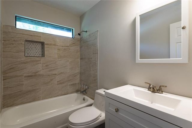 2160 Leslie Brook Drive, Decatur, GA 30035