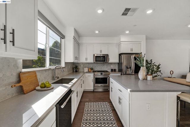 29259 Hub Court, Hayward, CA 94544