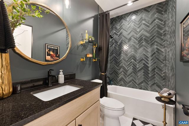 116 APPLEWOOD DR, Zion Crossroads, VA 22942