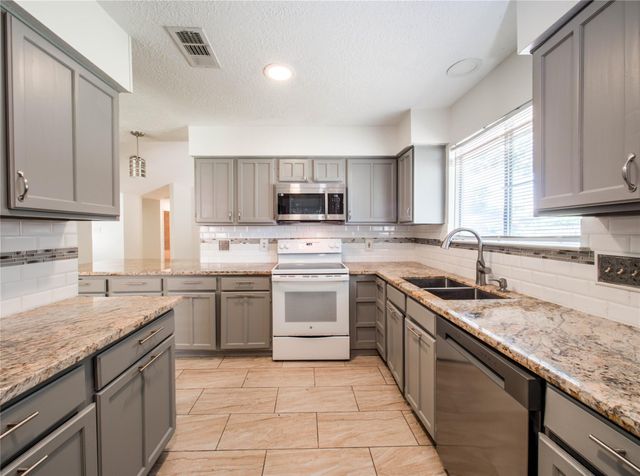 6726 Grant Drive, Richmond, TX 77469