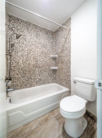 6726 Grant Drive, Richmond, TX 77469