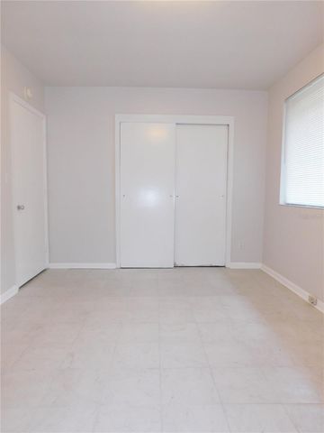 548 NE 5TH AVENUE, Gainesville, FL 32601