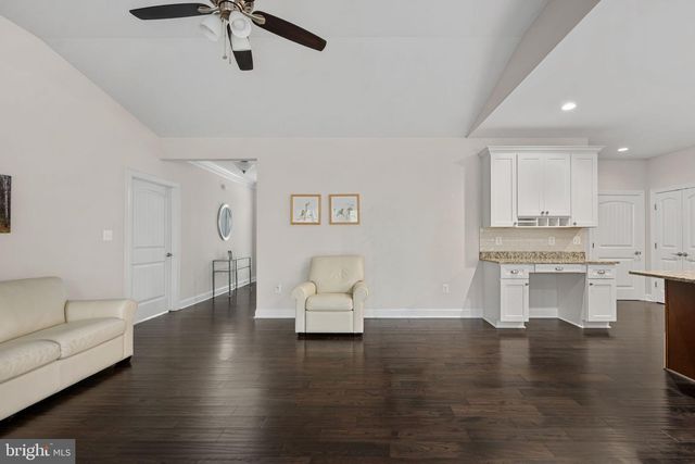 20430 SUNSET HILL DR, Lignum, VA 22726