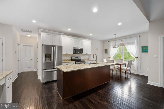 20430 SUNSET HILL DR, Lignum, VA 22726