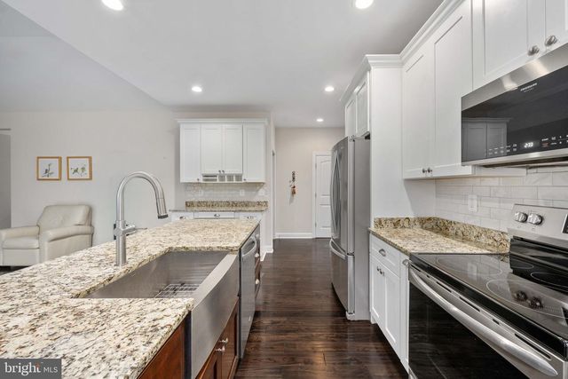 20430 SUNSET HILL DR, Lignum, VA 22726