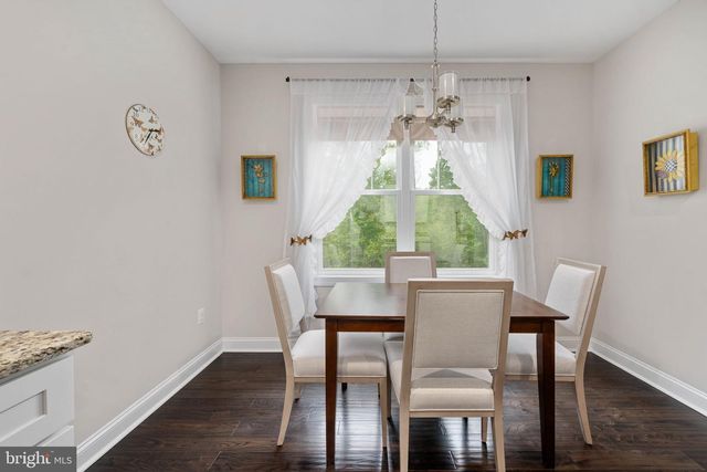 20430 SUNSET HILL DR, Lignum, VA 22726
