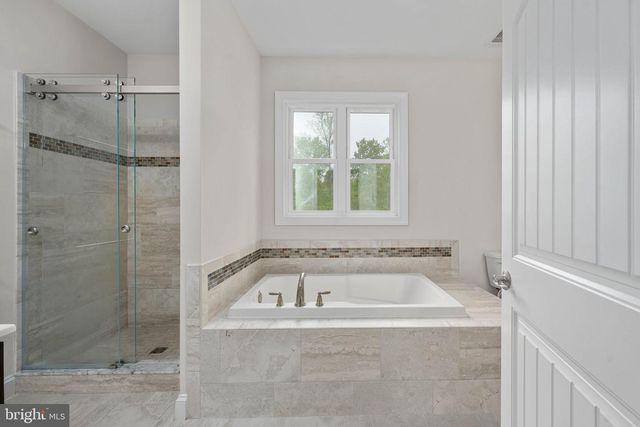 20430 SUNSET HILL DR, Lignum, VA 22726