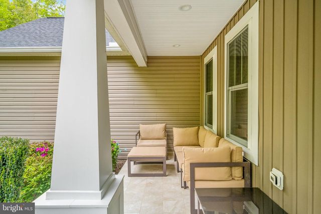 20430 SUNSET HILL DR, Lignum, VA 22726
