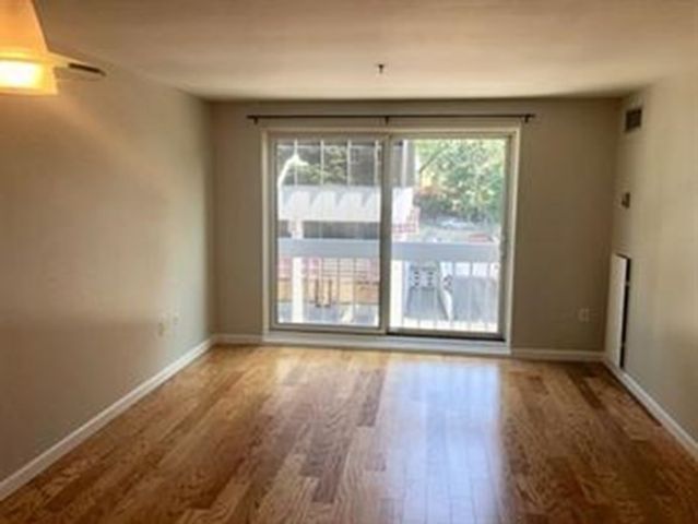 950 Massachusetts Ave 318, Cambridge, MA 02139