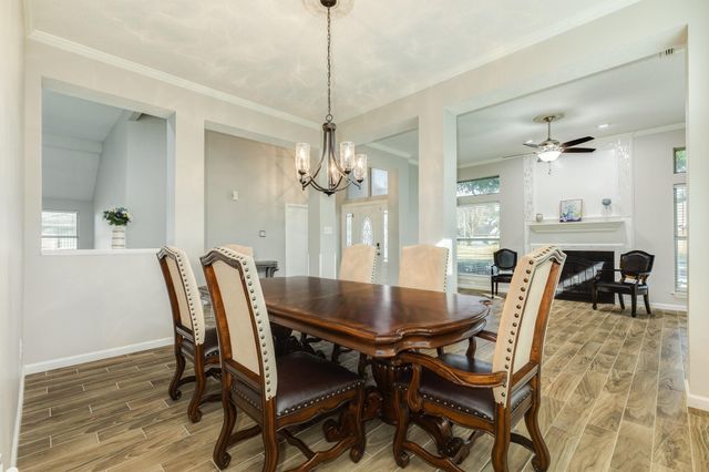 2806 S Peach Hollow Circle, Pearland, TX 77584