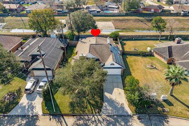 2806 S Peach Hollow Circle, Pearland, TX 77584