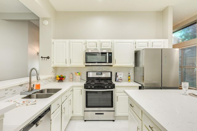 2806 S Peach Hollow Circle, Pearland, TX 77584