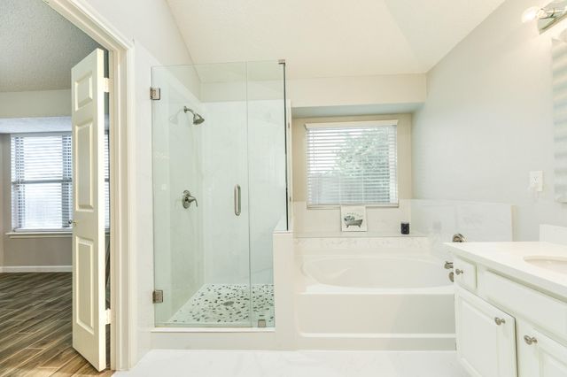 2806 S Peach Hollow Circle, Pearland, TX 77584