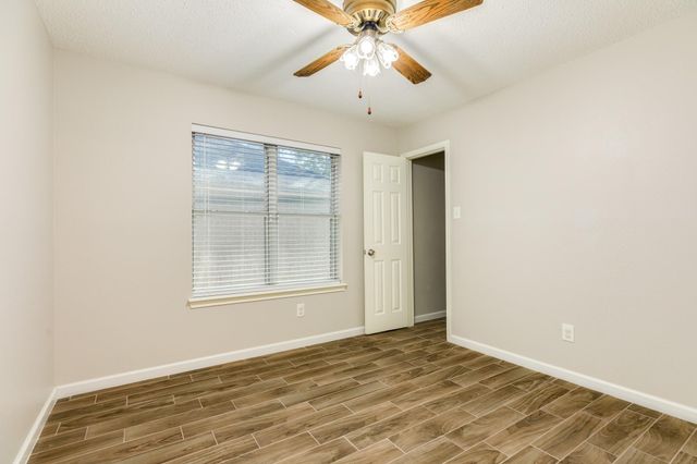 2806 S Peach Hollow Circle, Pearland, TX 77584