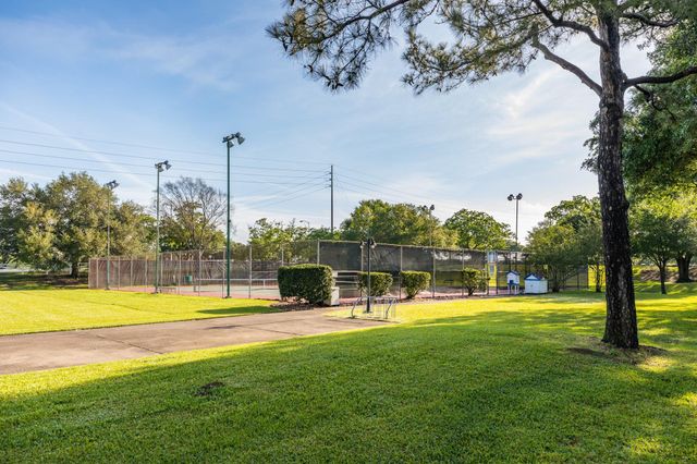 2806 S Peach Hollow Circle, Pearland, TX 77584