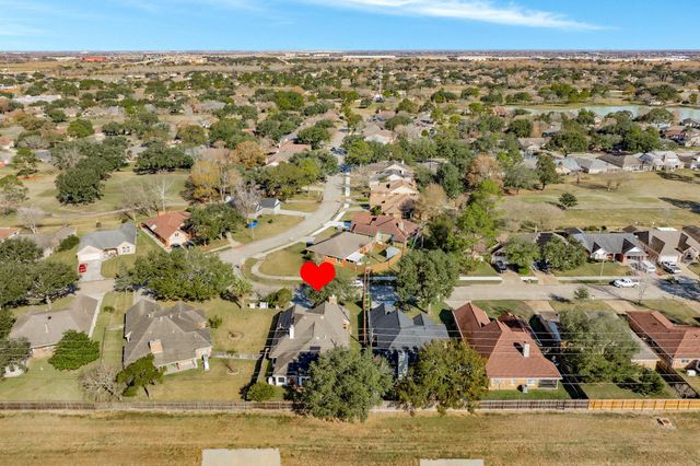 2806 S Peach Hollow Circle, Pearland, TX 77584