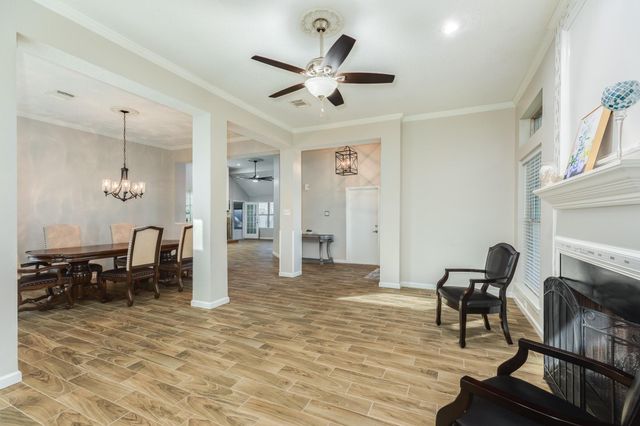 2806 S Peach Hollow Circle, Pearland, TX 77584