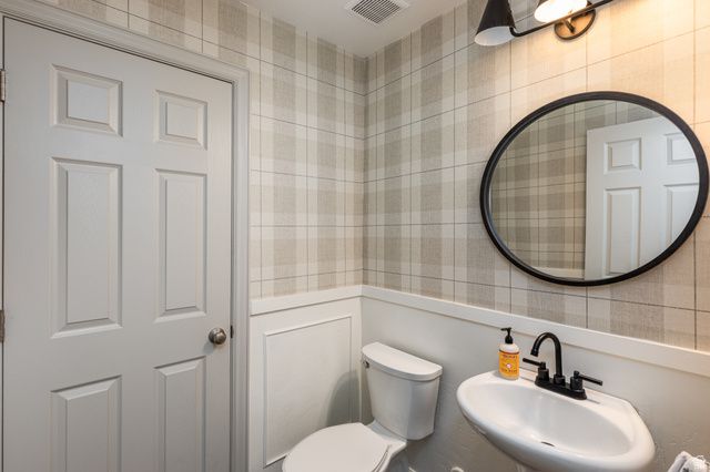 1012 CAMBRIA DR, North Salt Lake, UT 84054