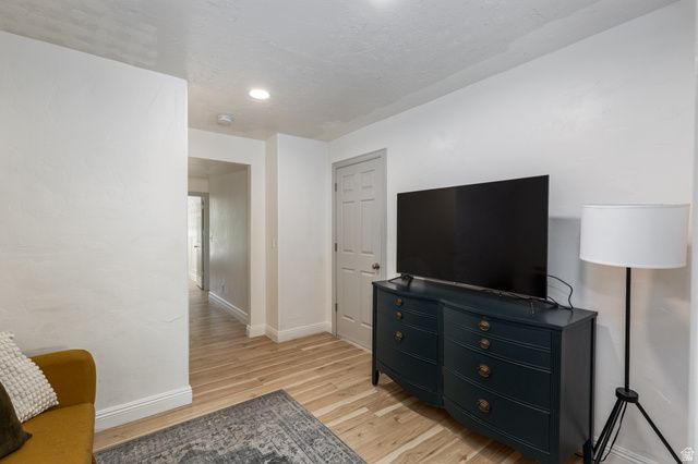 1012 CAMBRIA DR, North Salt Lake, UT 84054