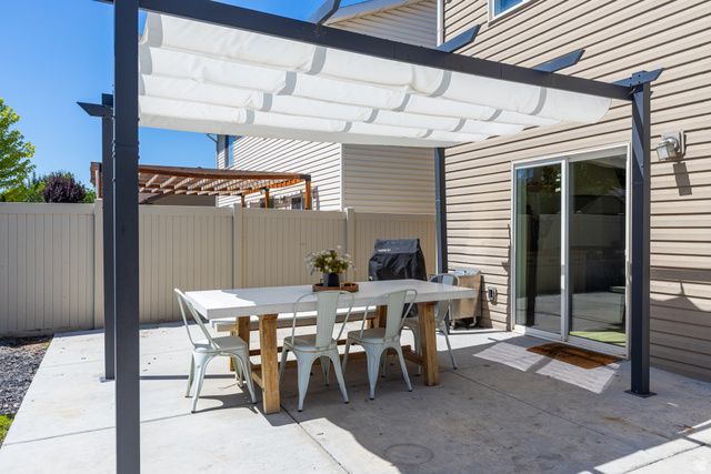 1012 CAMBRIA DR, North Salt Lake, UT 84054