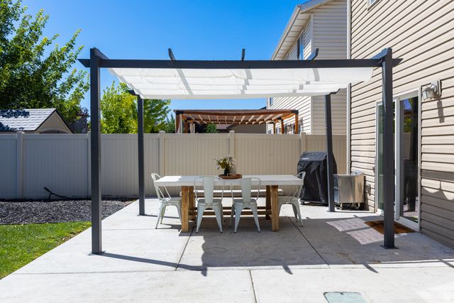 1012 CAMBRIA DR, North Salt Lake, UT 84054