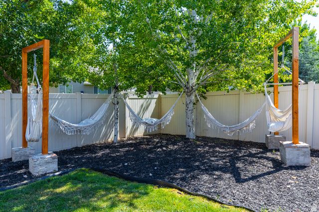 1012 CAMBRIA DR, North Salt Lake, UT 84054