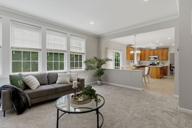 21 Seaver Farm Ln, Grafton, MA 01560