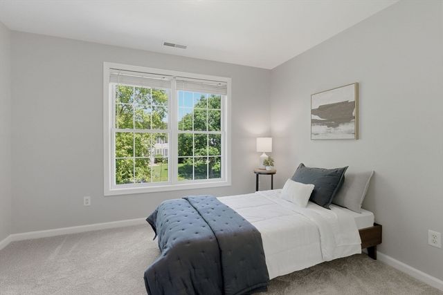 21 Seaver Farm Ln, Grafton, MA 01560