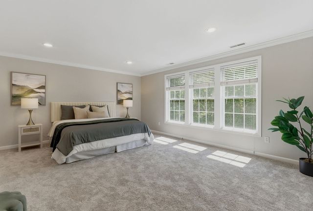 21 Seaver Farm Ln, Grafton, MA 01560