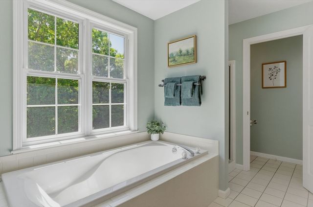 21 Seaver Farm Ln, Grafton, MA 01560