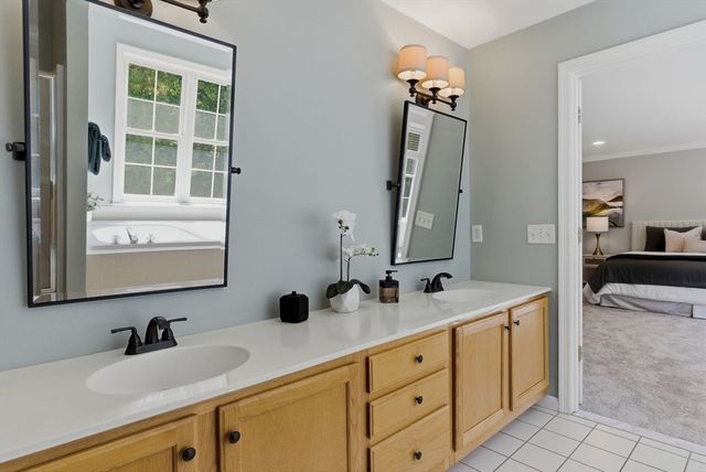 21 Seaver Farm Ln, Grafton, MA 01560