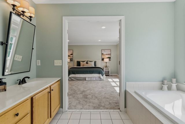 21 Seaver Farm Ln, Grafton, MA 01560