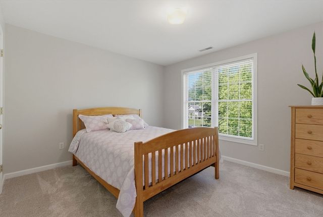 21 Seaver Farm Ln, Grafton, MA 01560