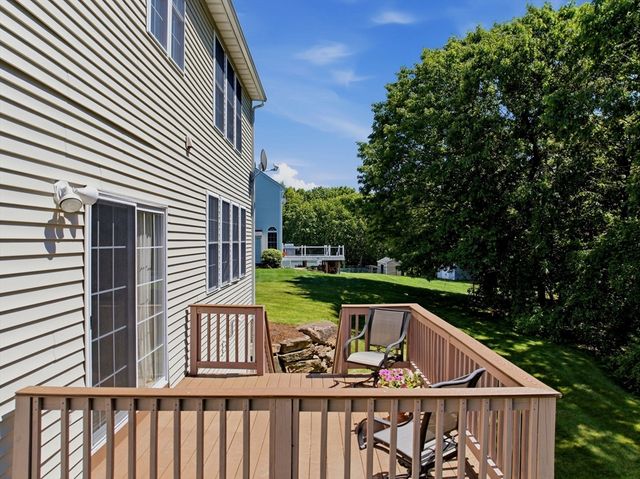21 Seaver Farm Ln, Grafton, MA 01560