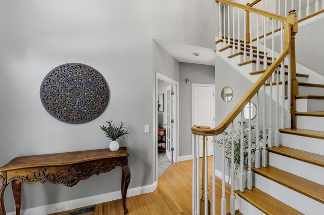 21 Seaver Farm Ln, Grafton, MA 01560