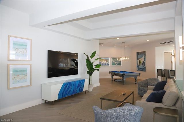 891 10th ST S, Naples, FL 34102