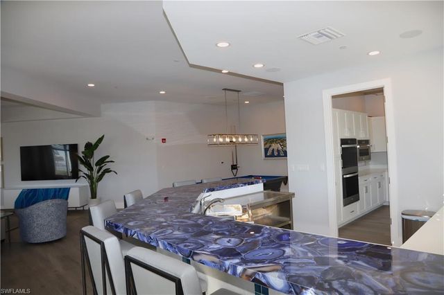 891 10th ST S, Naples, FL 34102