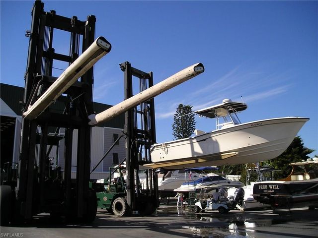 891 10th ST S, Naples, FL 34102