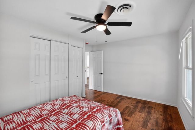 820 W Live Oak ST, Lockhart, TX 78644