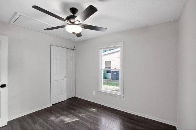 820 W Live Oak ST, Lockhart, TX 78644