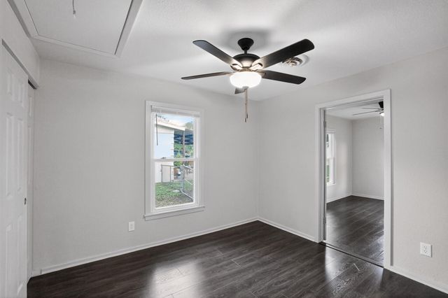 820 W Live Oak ST, Lockhart, TX 78644