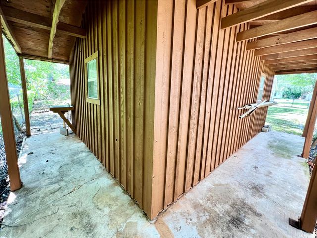 820 W Live Oak ST, Lockhart, TX 78644