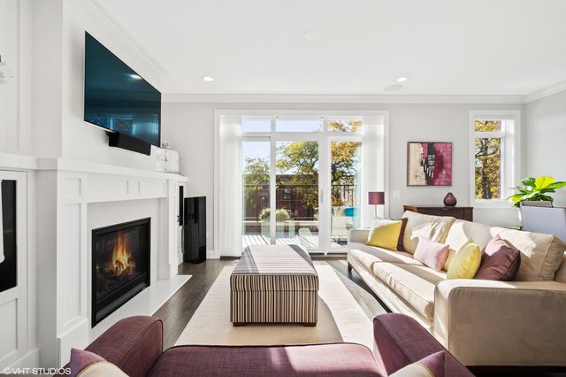 1242 W Grace Street W 3, Chicago, IL 60613