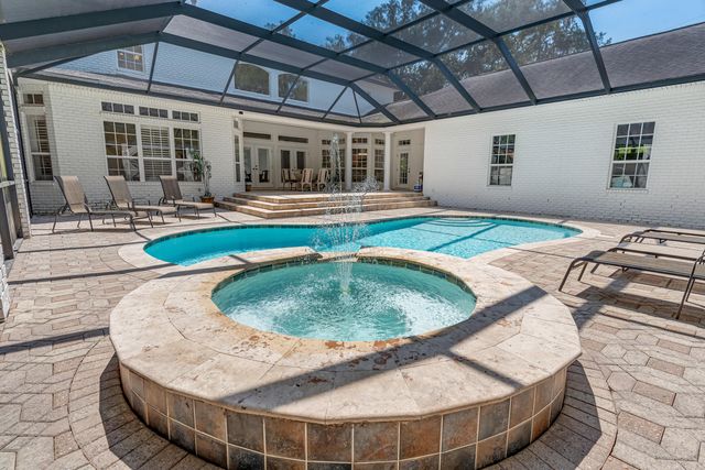 111 Troy Circle, Fort Walton Beach, FL 32547