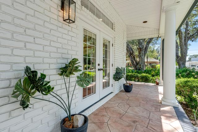 111 Troy Circle, Fort Walton Beach, FL 32547