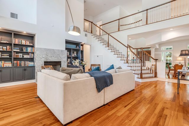 111 Troy Circle, Fort Walton Beach, FL 32547